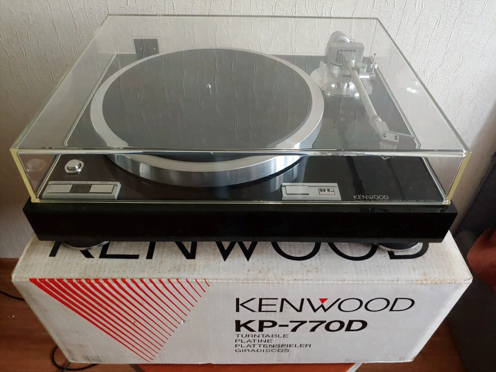 KENWOOD KP- 770D DIRECT DRIVE TURNTABLE