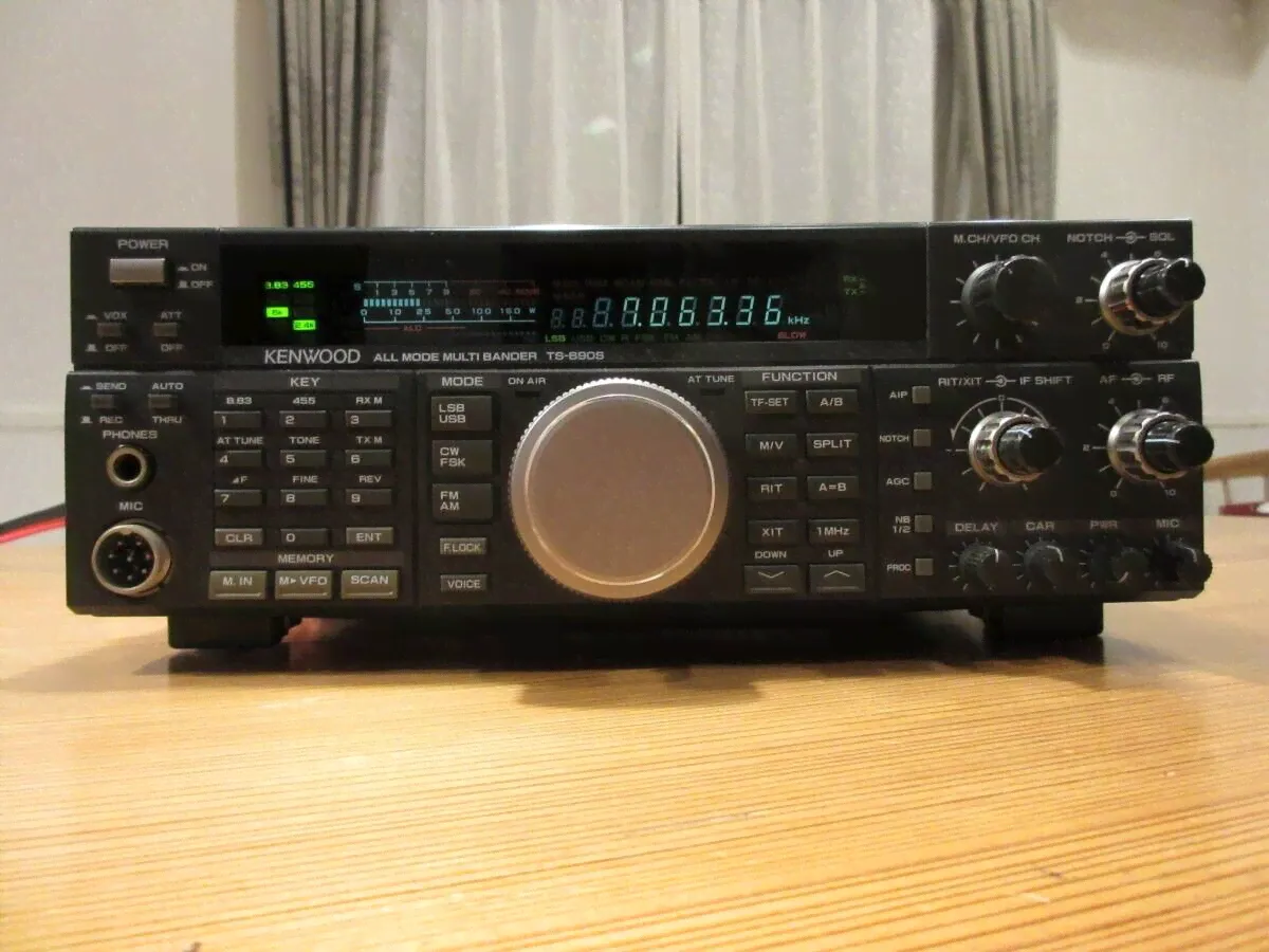KENWOOD TS-690S All Mode Multi Bander Amateur Ham Radio Transceiver Working-0